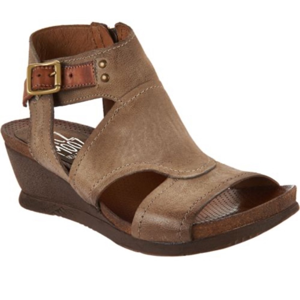 NEW Miz Mooz Scout Sandal
